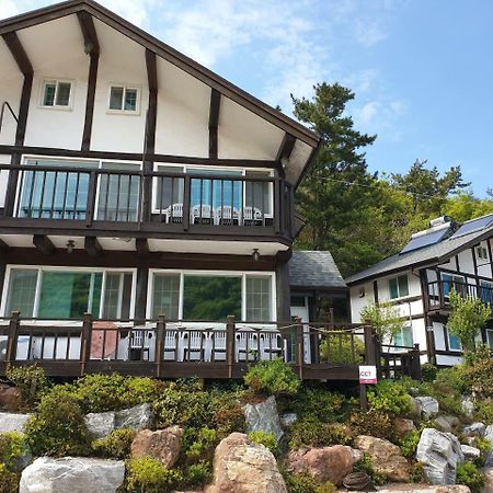 Tongyeong Yehyang Pension Exterior photo