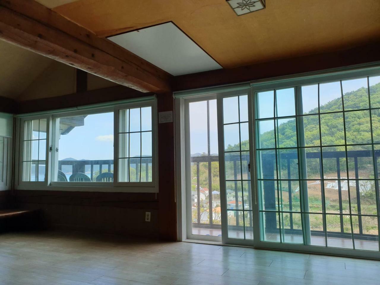 Tongyeong Yehyang Pension Exterior photo