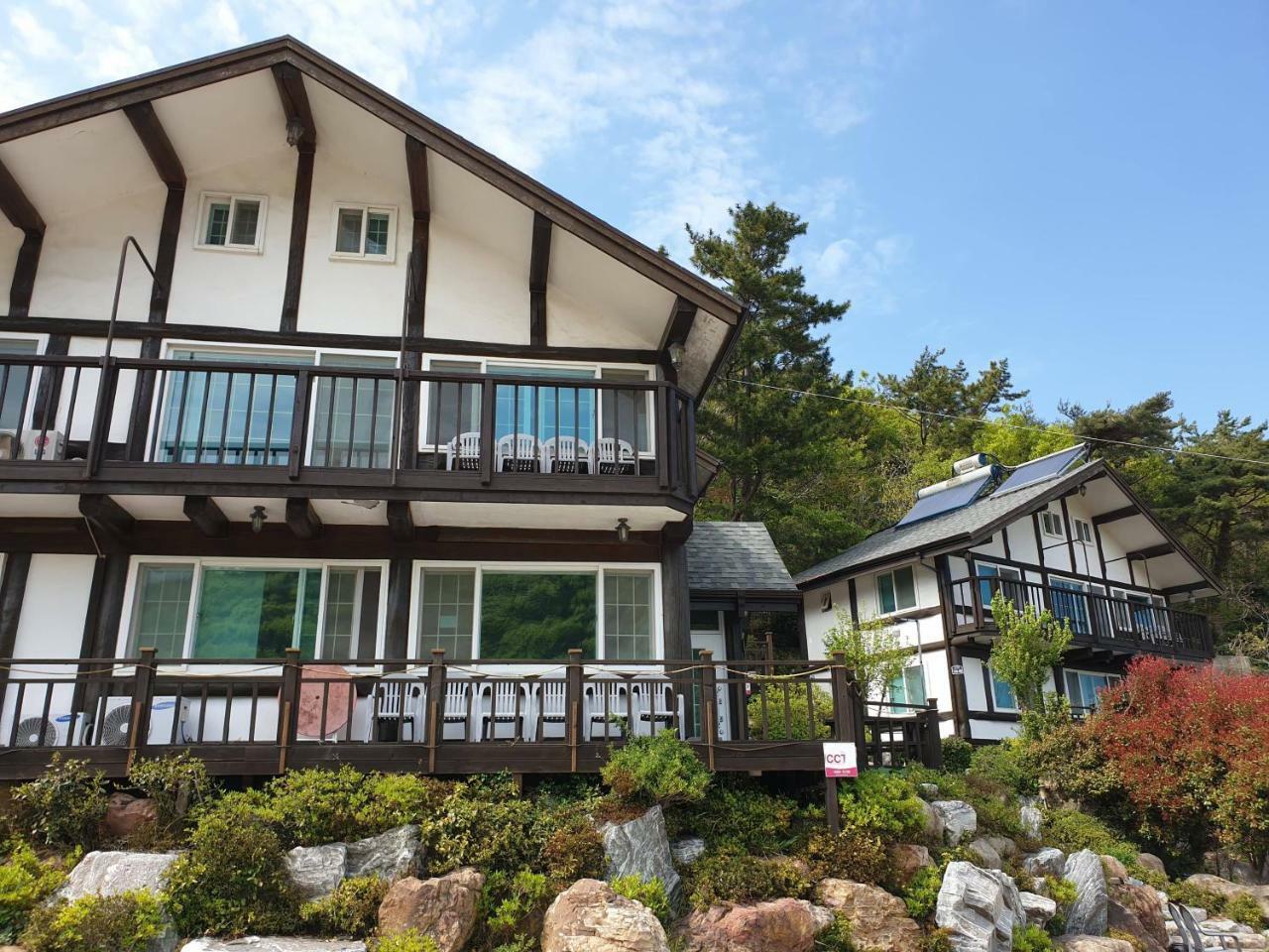 Tongyeong Yehyang Pension Exterior photo